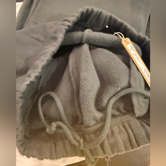 SKIMS 2pc SET Green Hoodie & Track Pants - Picture 7 of 12